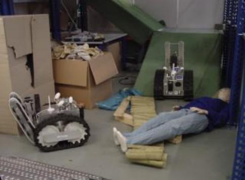 The Rugbot. (left) Two Rugbots in the Jacobs University rescue arena. (right)