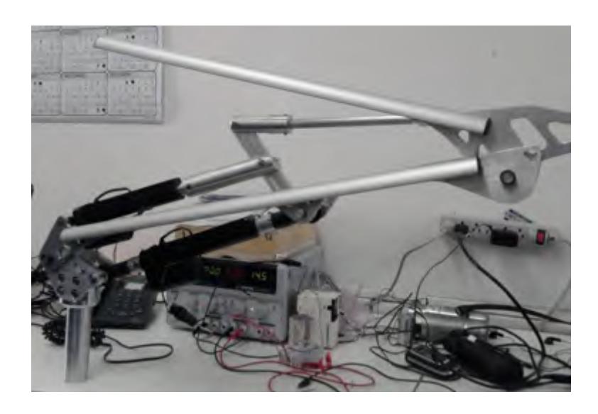 Fig. 5 (b) implementation of a 6-DOF mechanical arm.