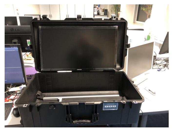 Fig. 8. New operator box. Image shows the Peli Air case with the 28 in display.