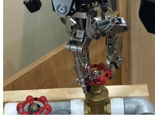 Grasping of valve