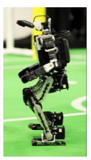 Figure 1. Left: AUTMan placed 1st in RoboCup 2016 humanoid Technical Challenge, Right: different generated robots in past years of collaborations.