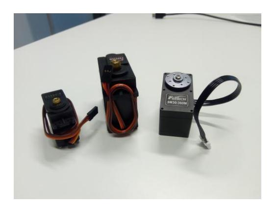 Left: MG995, Center: FeeTech FS6535, Right: FeeTech SM30.