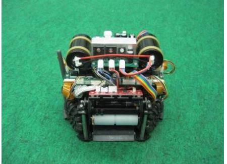 Fig. 1. RoboDragons new robot (Left: with cover, Right: without cover)