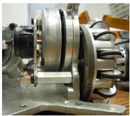 (b) Full installed motor module