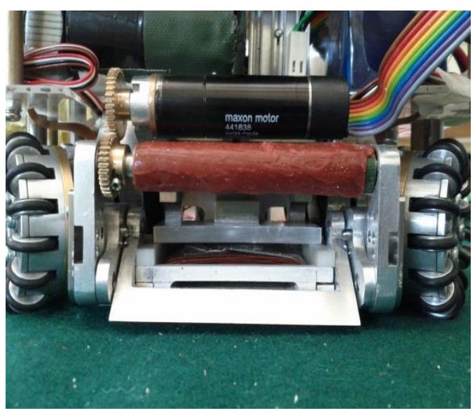 Fig 2.2(a) Dribbler module with Maxon EC-16 BLDC motor and silicone coated rod.